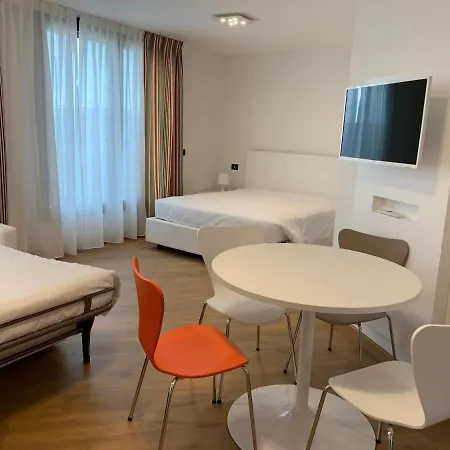 Apartmanhotel Bb Isola 2*