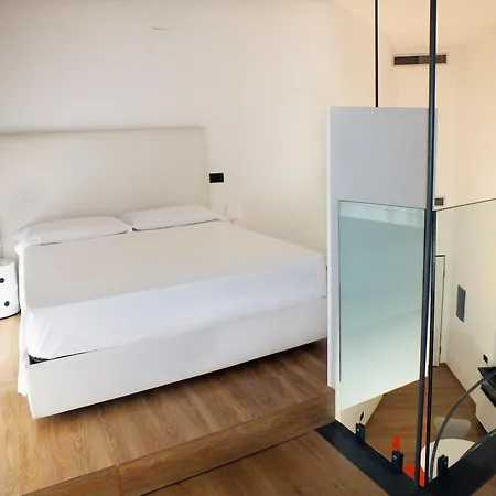 Bb Isola 4* Milánó